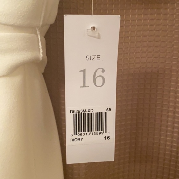 NWT Donna Morgan Ivory Faux Wrap Dress Sz 16 - Picture 6 of 10